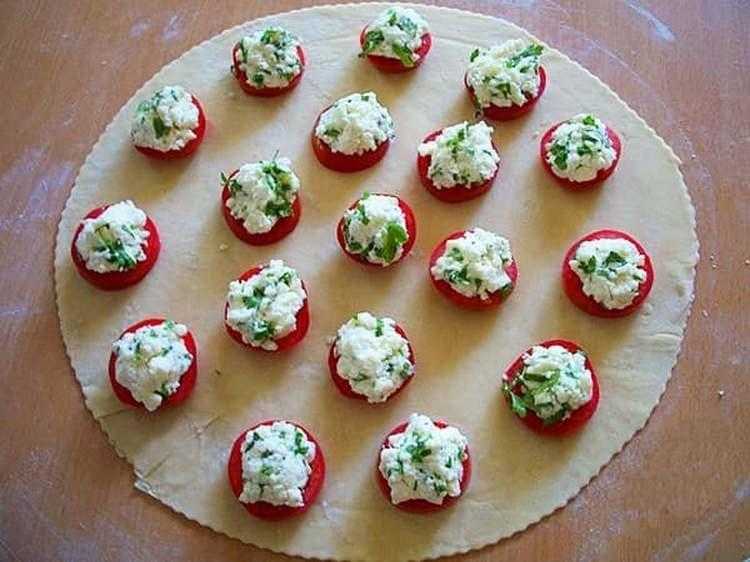 Пошаговый рецепт бомбочек с помидорами и сыром. пирожки «бомбочки» с помидорами и творогом в духовке