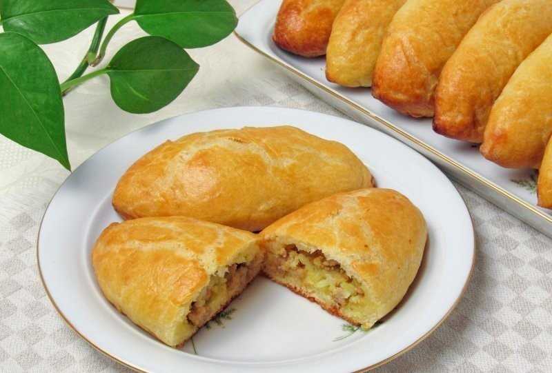 Пирожки с капустой и мясным фаршем в духовке рецепт с фото пошагово и видео - 1000.menu