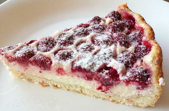 Творожный пирог с малиной - рецепт идеального летнего десерта