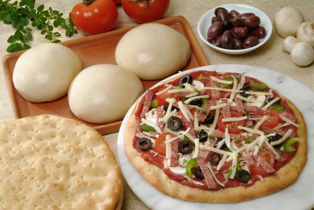 Мамин рецепт белой пиццы с итальянской смесью трав с фото пошагово
