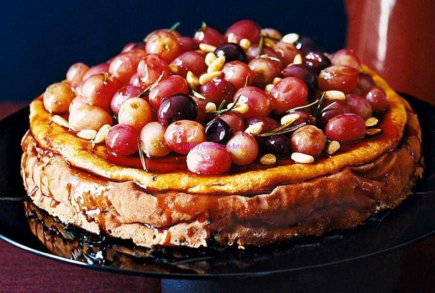 Пирог с виноградом и миндалем, пошаговый рецепт с фото