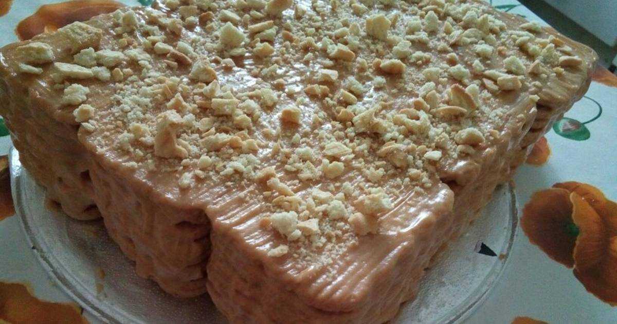Вкусный торт из печенья без выпечки со сгущенкой и сметаной