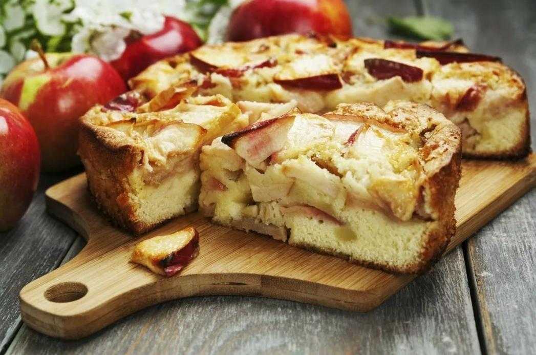 Пироги из яблок: 10 рецептов, быстро и вкусно в духовке – рецепты с фото