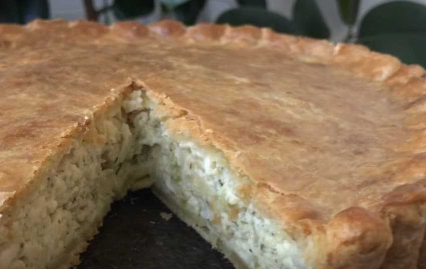 Закусочный луковый пирог с плавлеными сырками: простой и быстрый рецепт с фото и видео