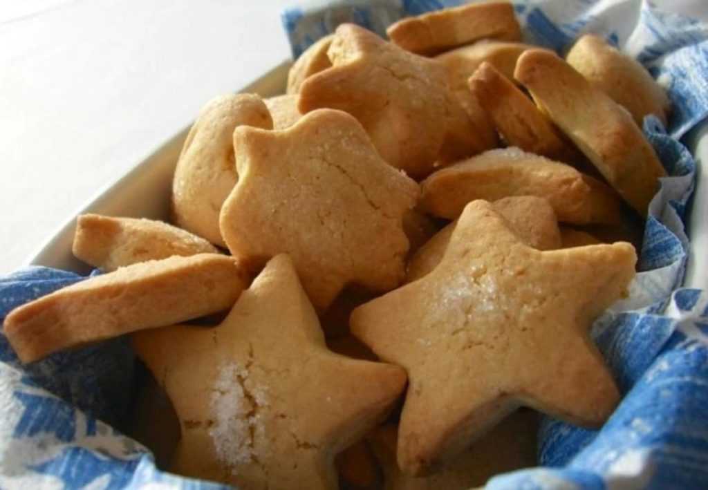 Три вкусных и быстрых варианта печенья на сметане