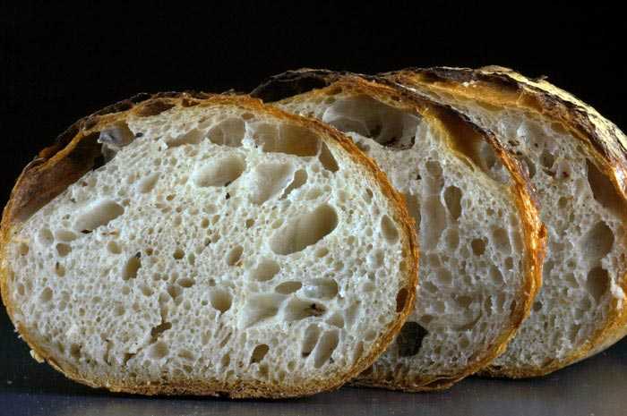 Золотистые хлеба. Хлеб золотистый. Домашний хлеб Узб. Домашний хлеб ручной работы. Хлеб из теста, вымешанного своими руками.