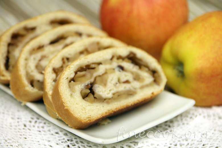 Рулет из слоеного теста с яблоками и корицей: рецепты венского штруделя
