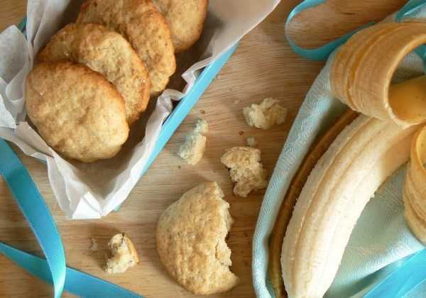 Банановый торт без выпечки со сметаной - 8 пошаговых рецептов с печеньем, пряниками, сгущенкой