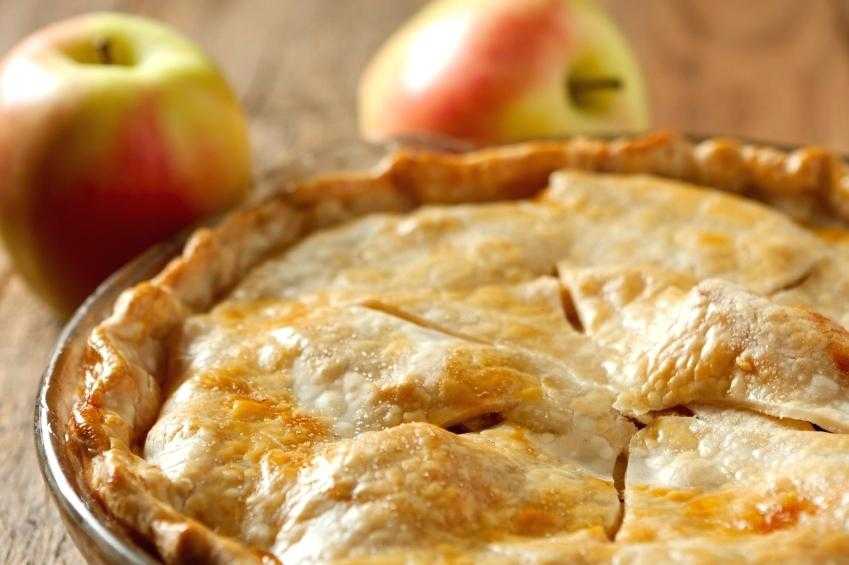Пирог с яблоками: 5 вкусных рецептов на быструю руку