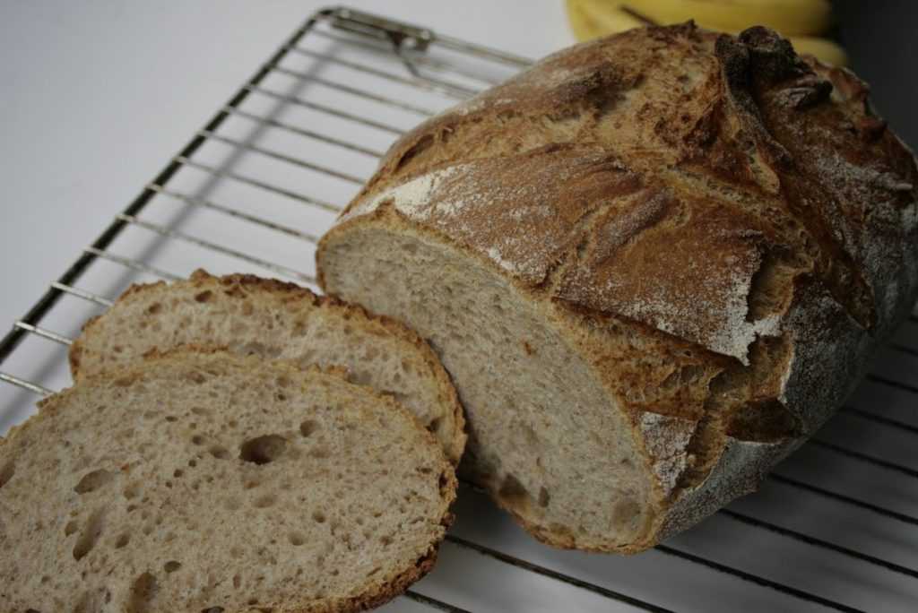 Бездрожжевой хлеб в мультиварке: рецепты с фото. как готовить ржаной, кукурузный и бородинский хлеб в мультиварке.