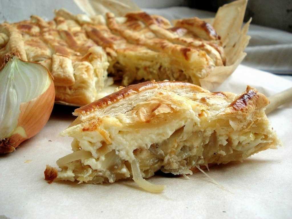 Французский луковый пирог: 8 лучших рецептов