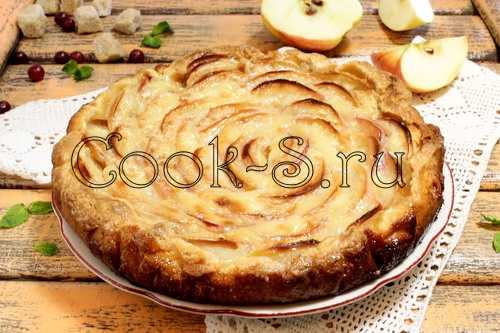 Яблочный пирог в нежном сметанном креме