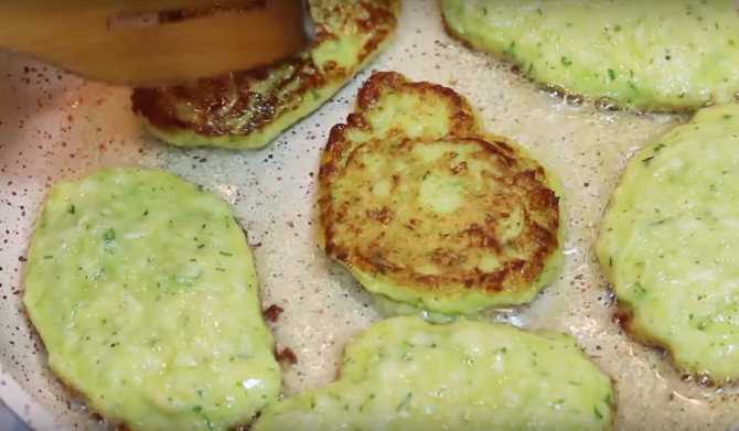 Оладьи из кабачков с сыром - как приготовить по пошаговым рецептам на сковороде, в мультиварке и духовке