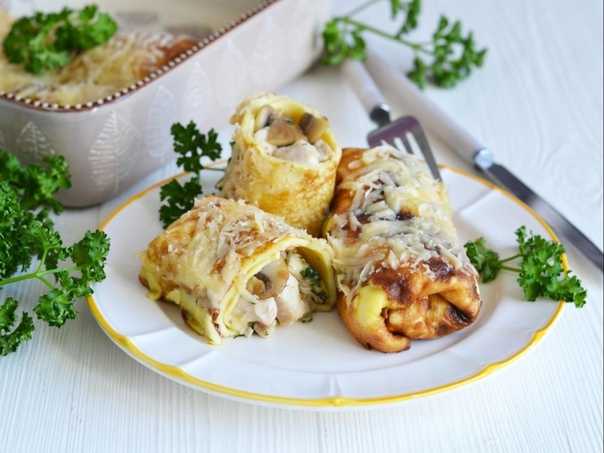 Блинчики с курицей и сыром рецепт с фото пошагово - 1000.menu