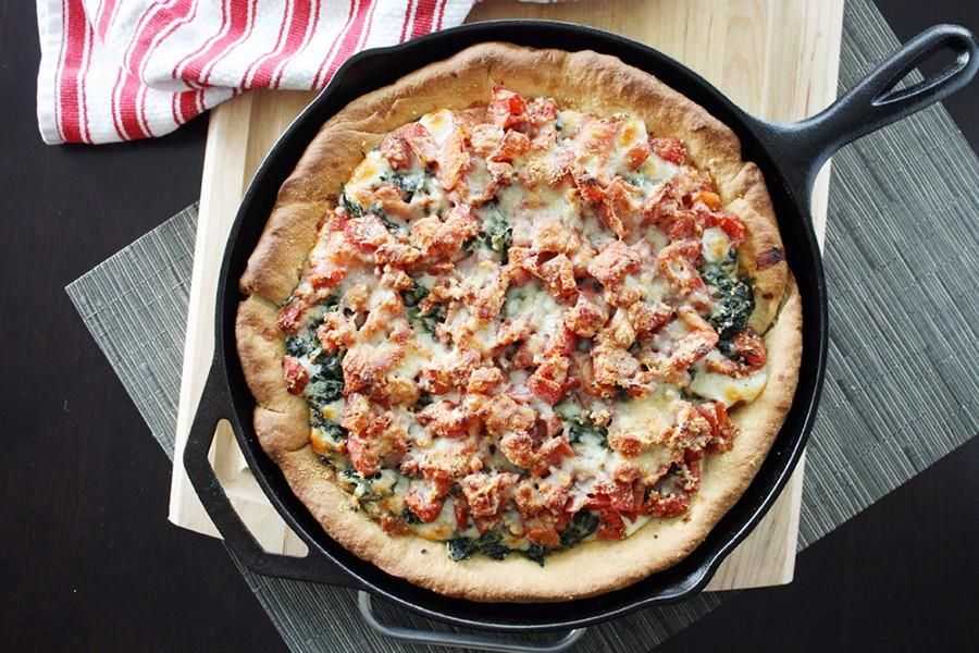 Быстрая пицца за 10 минут на сковороде: 7 рецептов