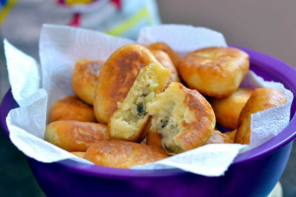 Картофельные пирожки в духовке рецепт с фото - 1000.menu