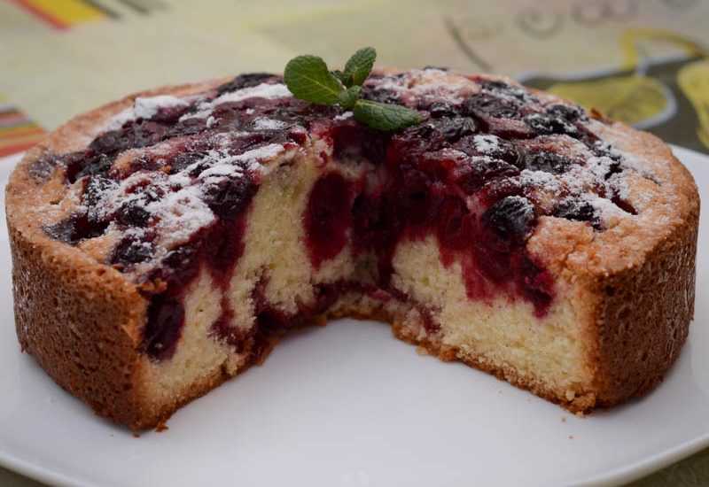 Пирог с творогом и вишней - 255 рецептов: пирог | foodini
