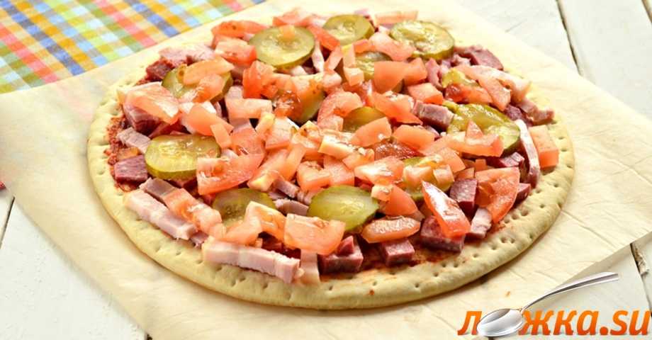 Пицца с солеными огурцами и колбасой - лучшие народные рецепты еды от сafebabaluba.ru