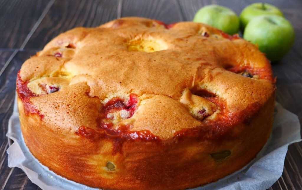 Яблочная шарлотка с крахмалом