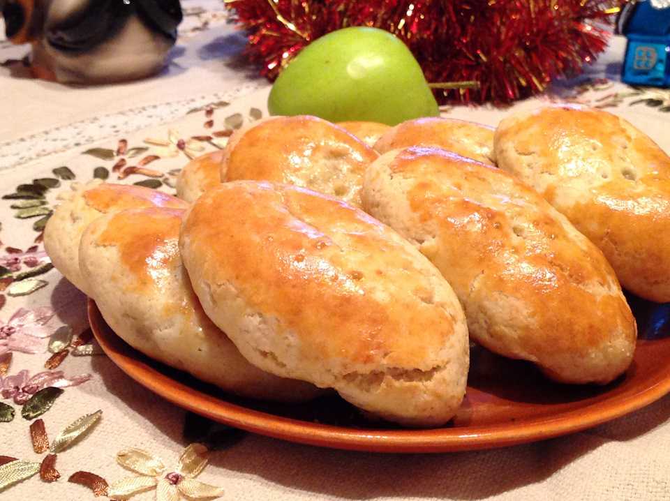 Пирожки с яблоками: духовые, жареные, дрожжевые, слоеные, на кефире