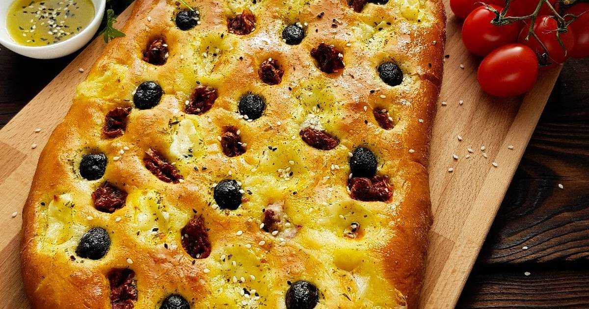 Тонкая и хрустящая фокачча: рецепты от итальянских поваров и джейми оливера