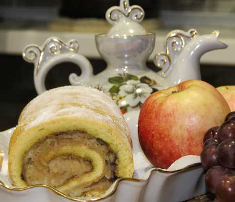 Рулет из слоеного теста с яблоками и корицей: рецепты венского штруделя