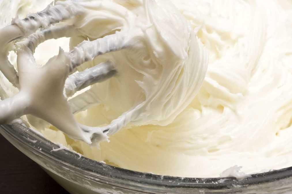 Крем-чиз на масле — рецепт для торта и капкейков с фото