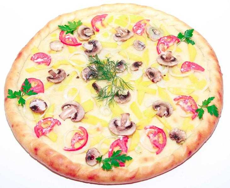 Овощная постная пицца без сыра на дрожжевом тесте