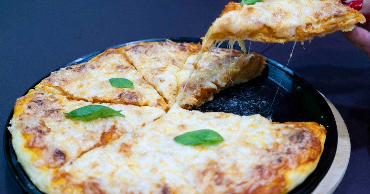 Быстрое и вкусное тесто для пиццы – самые простые рецепты приготовления с фото