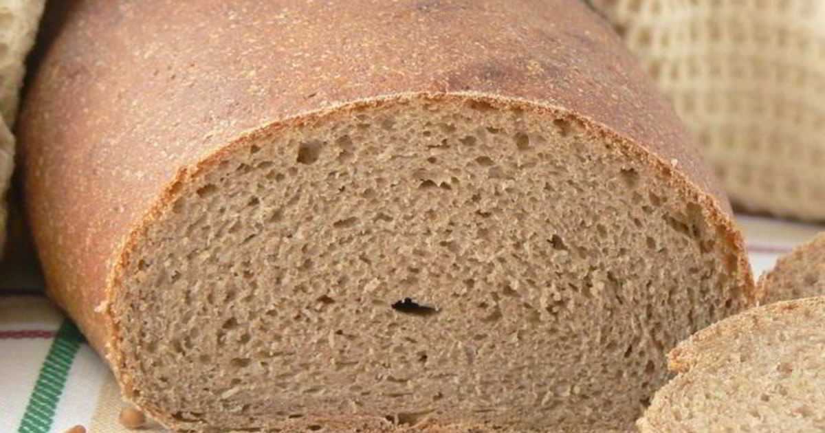 Пшенично гречневый хлеб. Гречневый хлеб. Хлеб из гречневой муки на закваске. Хлеб гречневый на закваске. Хлеб на закваске в мультиварке.