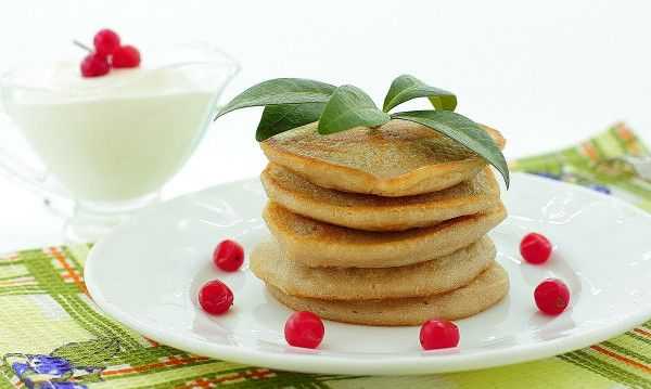 Оладьи из гречневой муки (15 фото): диетические рецепты из гречки на кефире и молоке, из