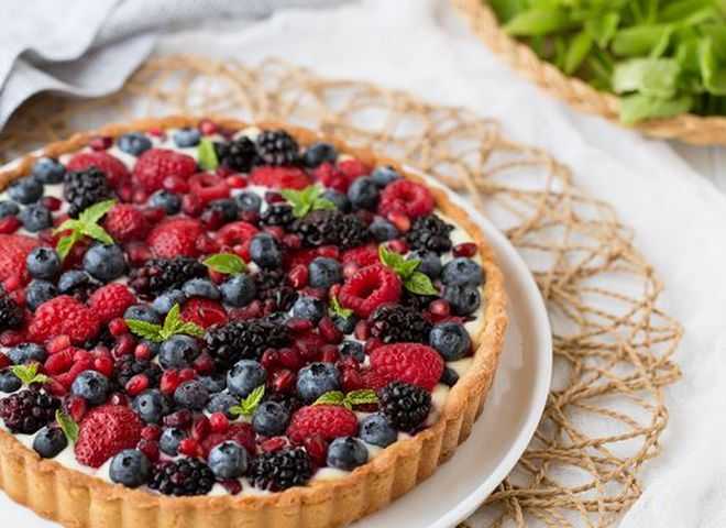 Открытый пирог из дрожжевого теста: рецепты приготовления с фото
