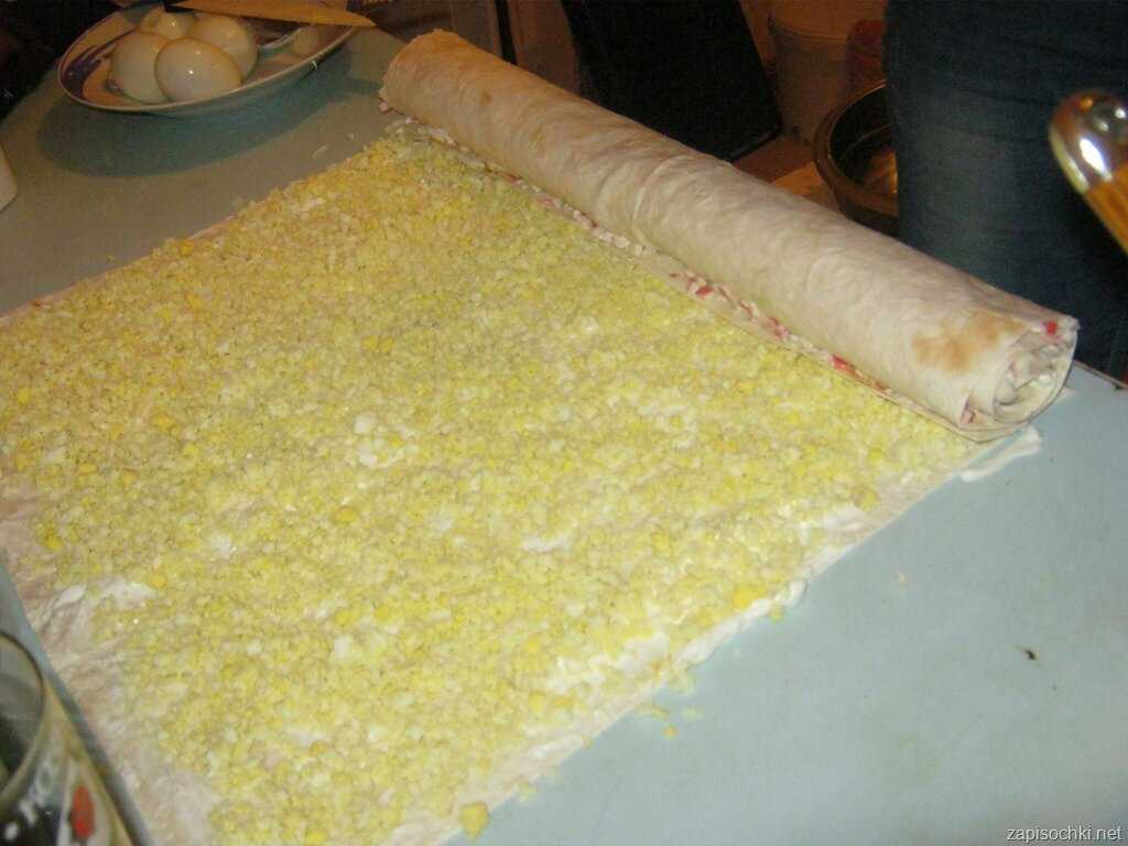 Салат "мимоза" в лаваше.