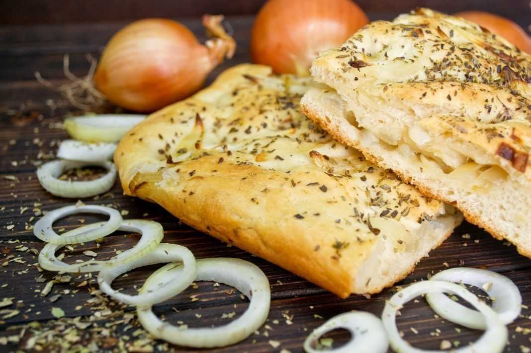Итальянский хлеб чиабатта, фокачча, стирато, кафоне, рецепты с вяленными помидорами, оливками и сыром