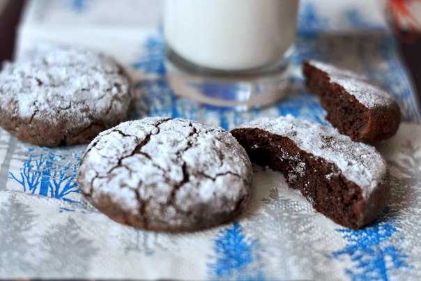 Шоколадное печенье с трещинками рецепт с фото пошагово и видео - 1000.menu