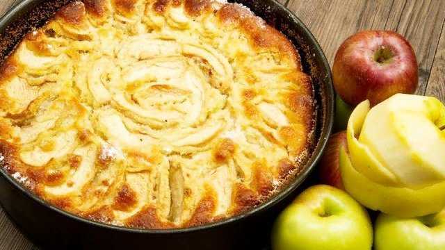 Самые вкусные рецепты шарлотки с яблоками в духовке — очень пышной, мягкой, воздушной