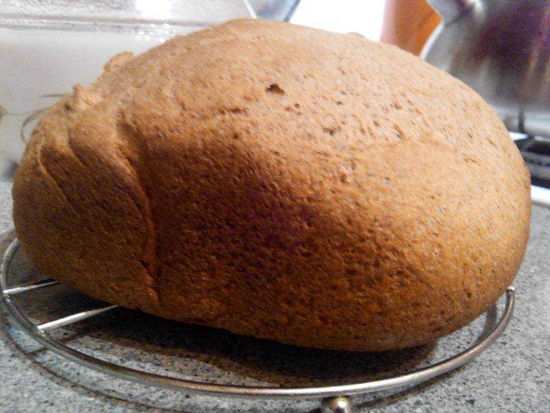 Хлеб из цельнозерновой муки испечь в духовке. Зерновая мука для хлебопечки. Хлеб из цельнозерновой муки на сыворотке в хлебопечке. Хлеб на кефире в хлебопечке. Цельнозерновой хлеб в духовке.