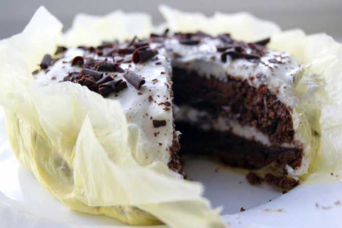 Муссовый торт с черносливом и орехами