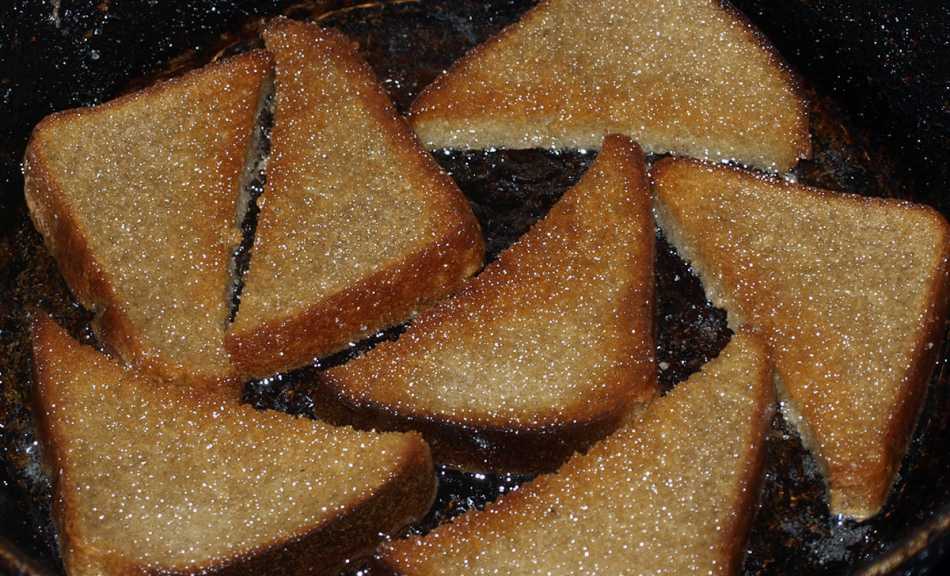 Жареный хлеб — ломтик поджаренного хлеба с острым перцем