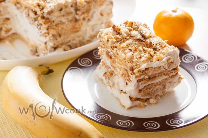 Готовим из печенья, сметаны и бананов торт без выпечки: 3 рецепта