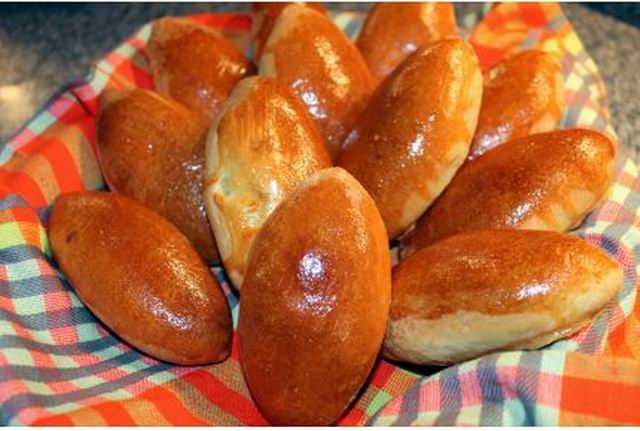 Пирожки с картошкой в духовке: рецепт с фото