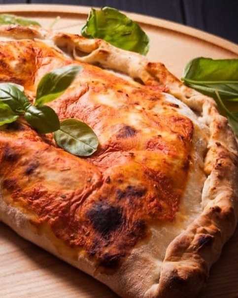 Закрытая пицца кальцоне: топ-4 рецепта, кулинарные советы