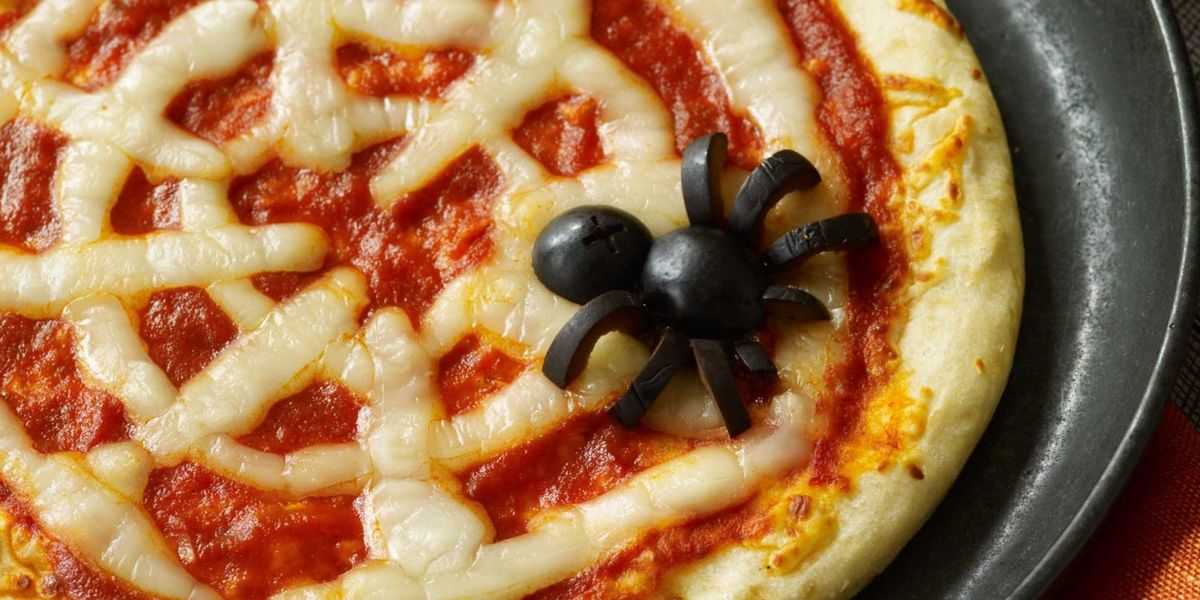 Страшная пицца в стиле хэллоуина — рецепт с фото, как приготовить и украсить
