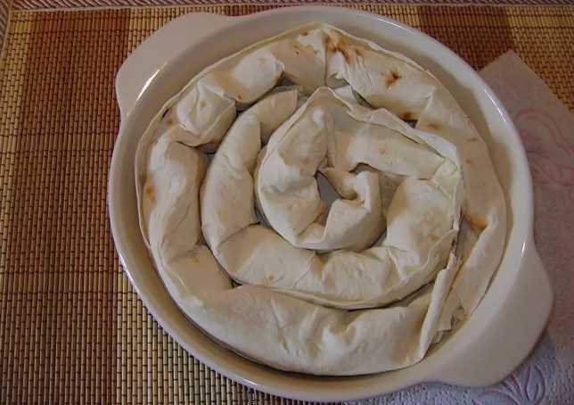 Пирог улитка из лаваша