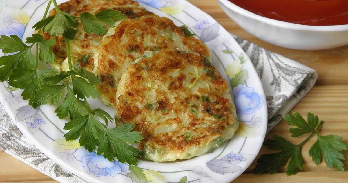 Оладьи из кабачков — 12 самых вкусных рецептов