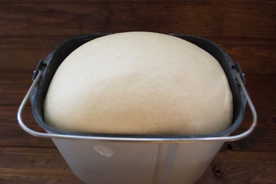 Дрожжевое тесто для пирогов в хлебопечке рецепт с фото пошагово и видео - 1000.menu