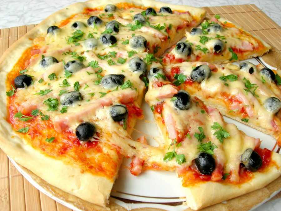 Пицца с фаршем – рецепты на любой вкус. как сделать вкусную и сытную пиццу с фаршем – рецепты с пошаговым приготовлением.