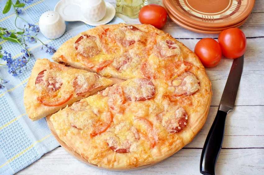 Пицца на толстом тесте: рецепт с фото пошагово в домашних условиях в духовке без дрожжей на кефире и другие