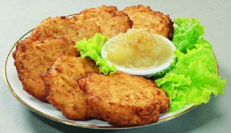 Картофельные оладьи: 8 рецептов оладушек из сырого и вареного картофеля