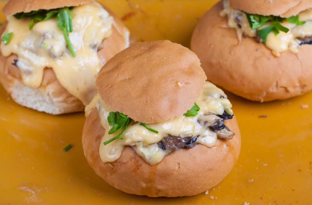 Жульен с курицей и грибами на сковороде - 6 рецептов с пошаговыми фото